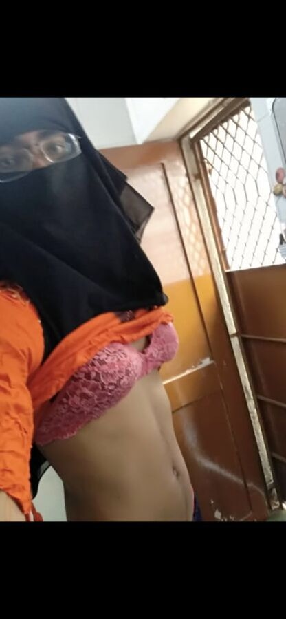Sexy paki niqabi girl