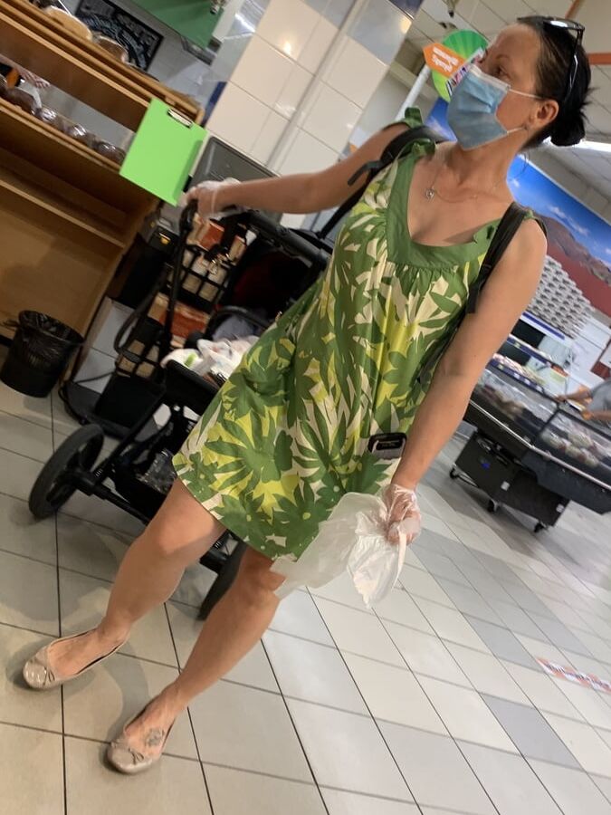 Mom upskirt