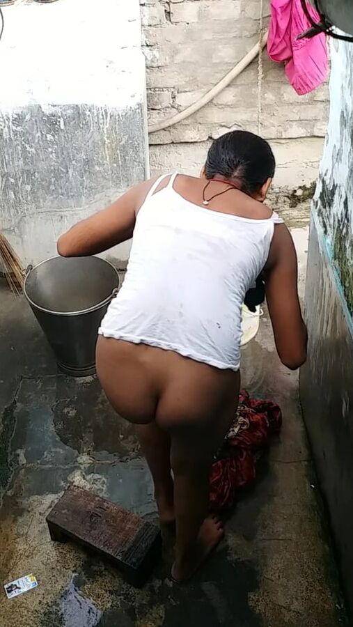 Saali ki sexy boobs aur gaand