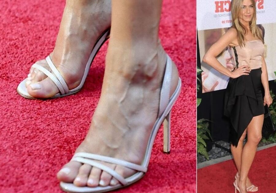 Jennifer Aniston&;s sexy and hot feet