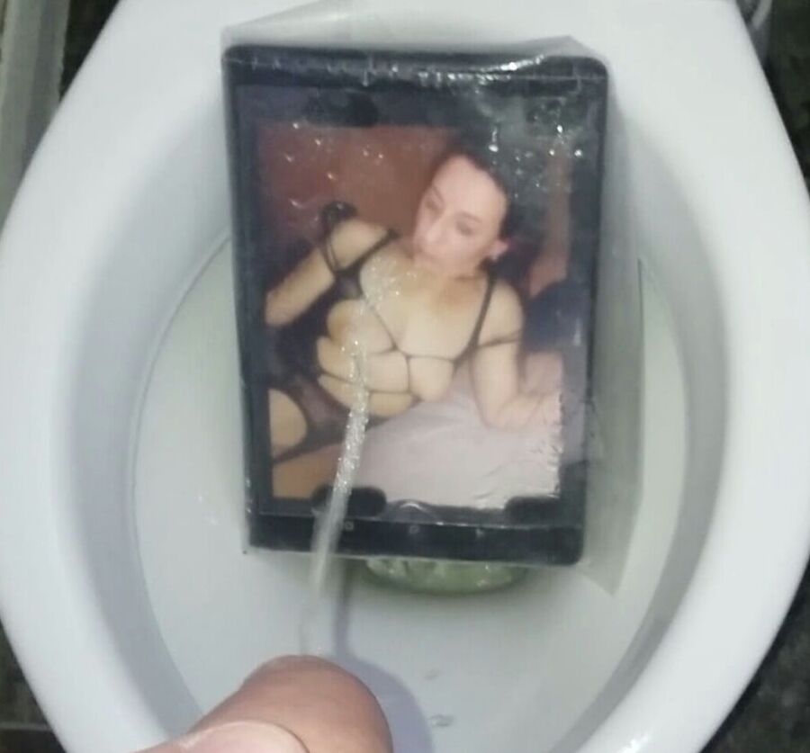 Martinaheela Piss Tribute photos