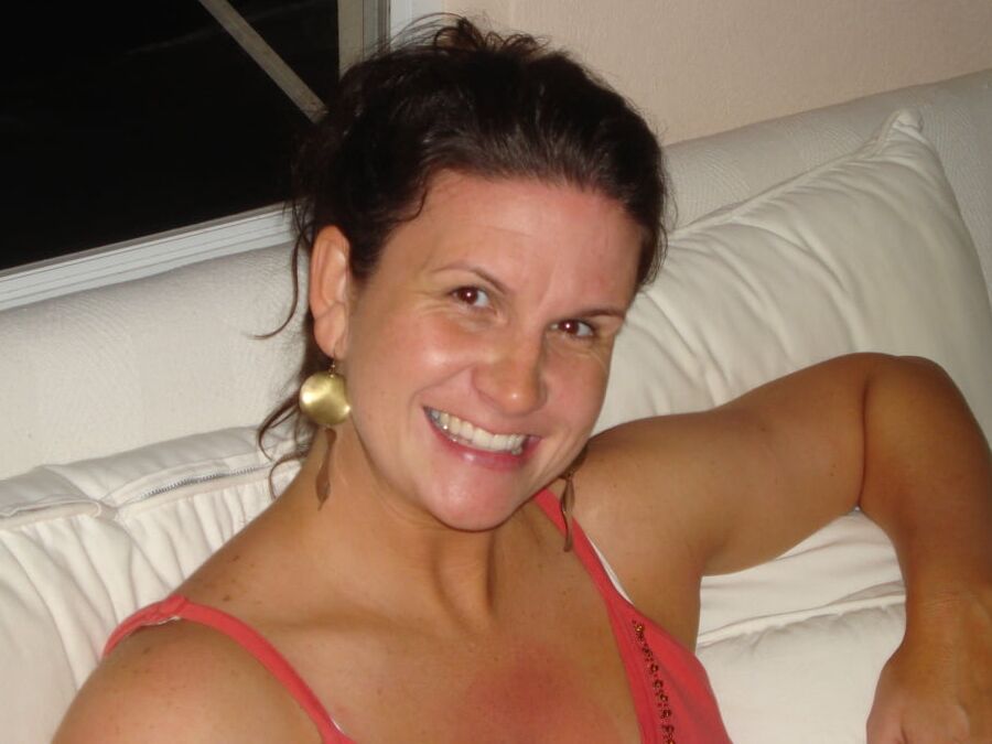 Brun bride wife