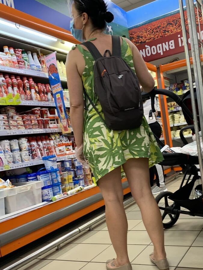 Mom upskirt