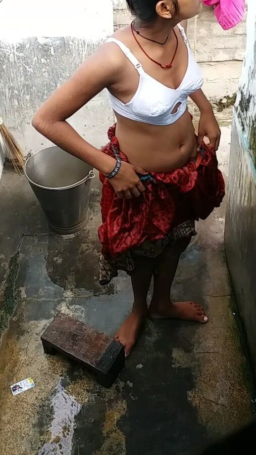 Saali ki sexy boobs aur gaand