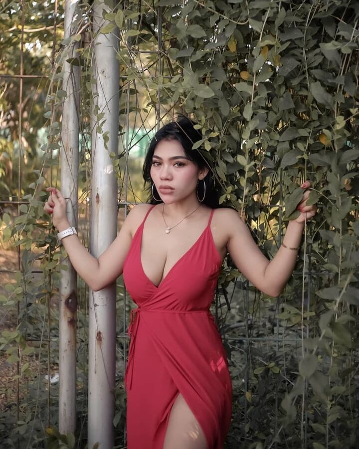 busty christin