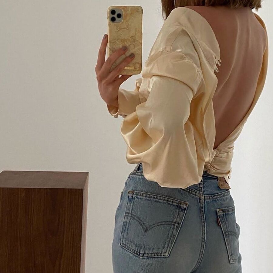 Backless Selfies