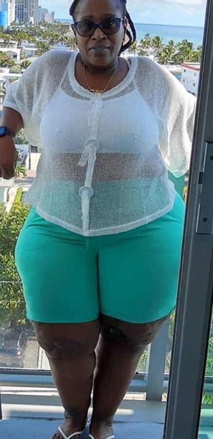Short thick chunky mega milf bbw pear justme