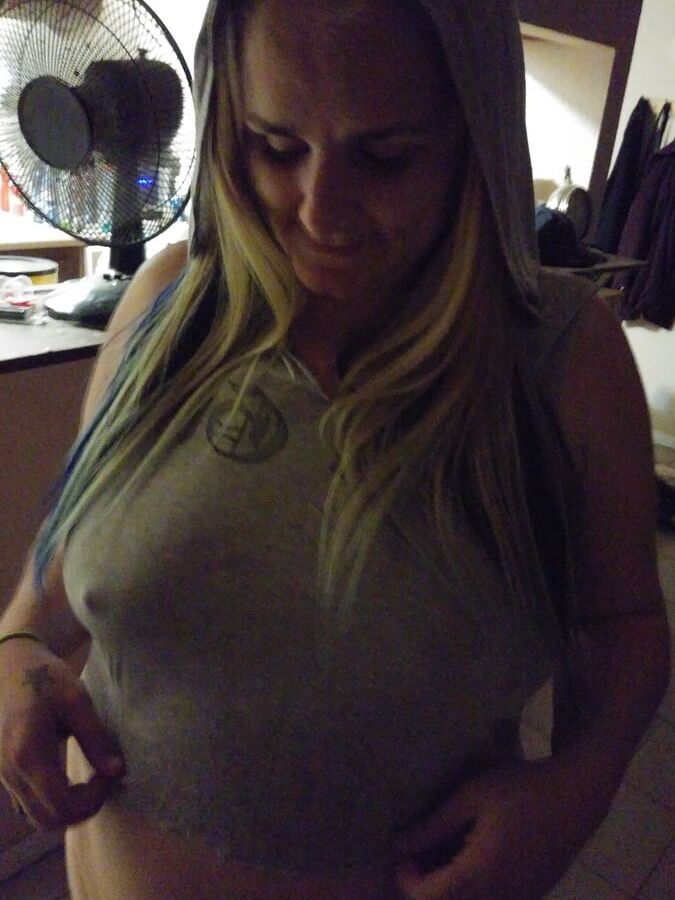 New pics of slut wife Kay