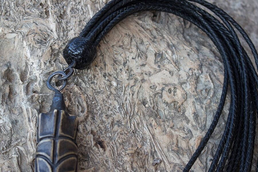 Gavial. -tail leather braided flogger.