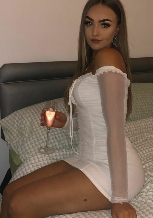 Essex girl Sadie loves her boyfriend&;s BBC in all her holes