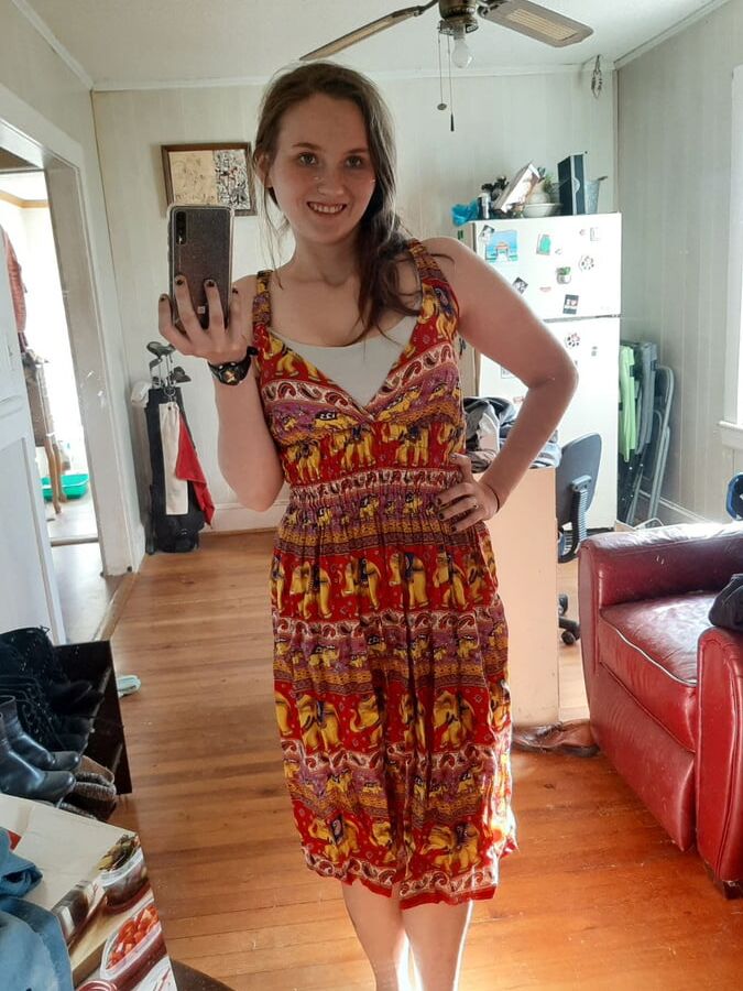 Lizzy Southern from US exposed