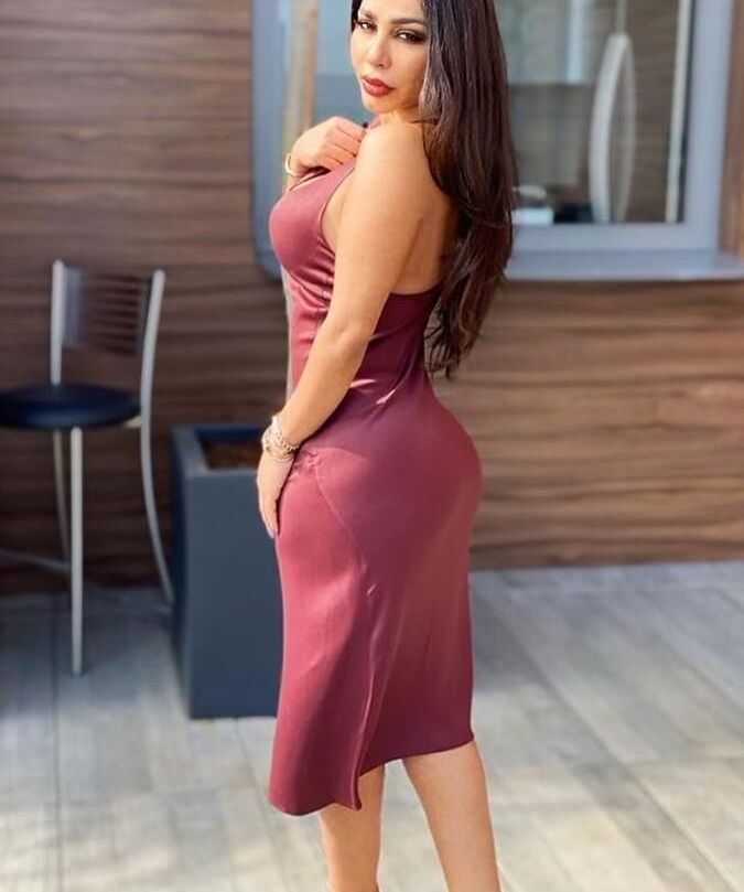 Sexy Syrian refugee in Germany