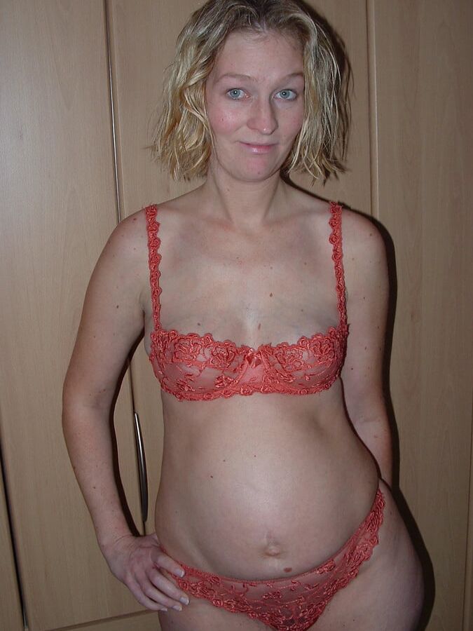 Pregnant amateur mom Hiltrud naked