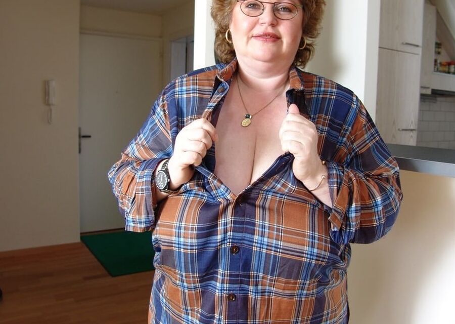 Gretl and her huge hanging mature boobs