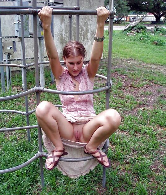 Upskirt no pants