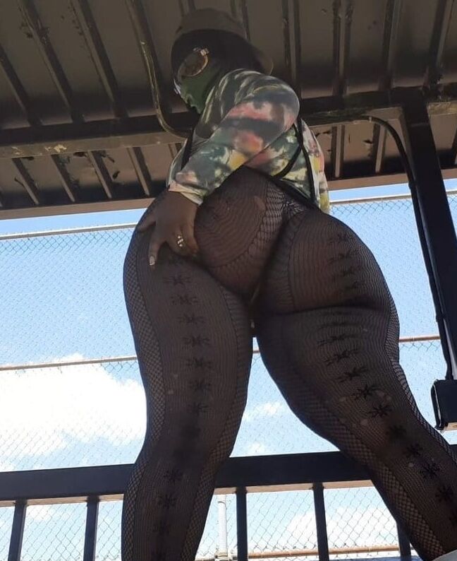 BBW Ebony - Shampaine