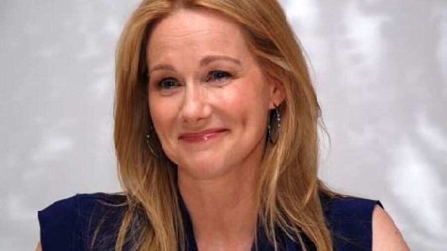 Laura Linney