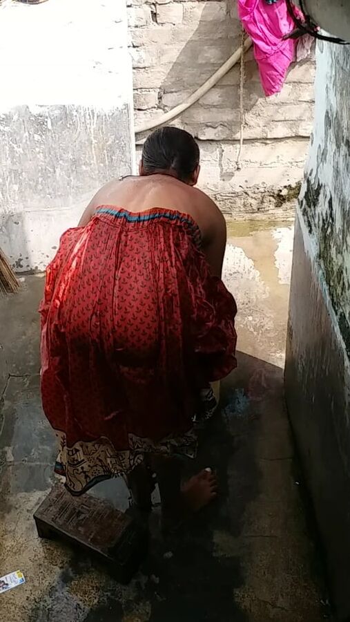 Saali ki sexy boobs aur gaand