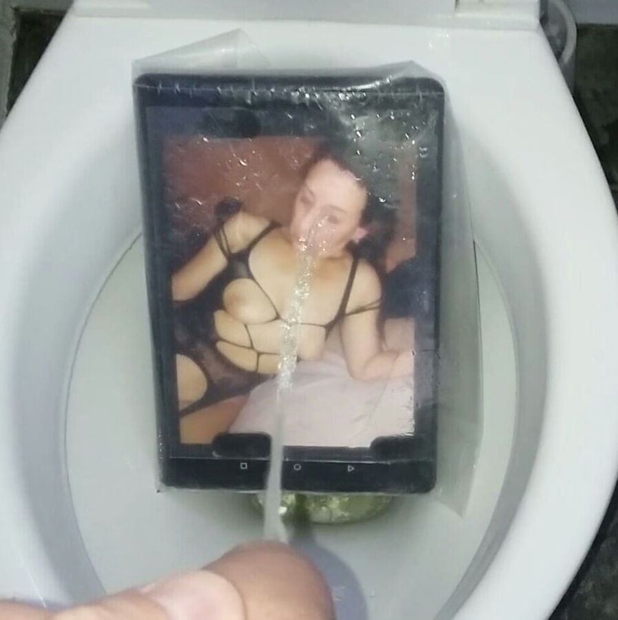 Martinaheela Piss Tribute photos