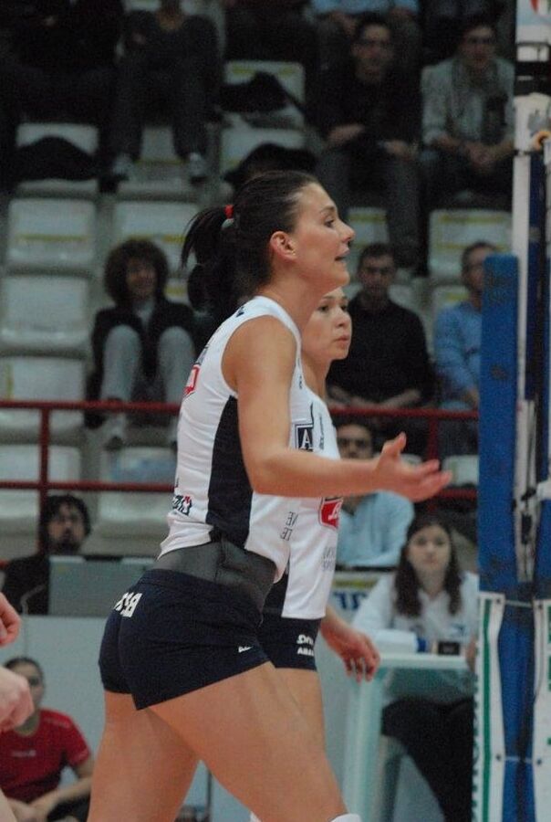 Most lickable &amp; fuckable volleyball pooper ever?