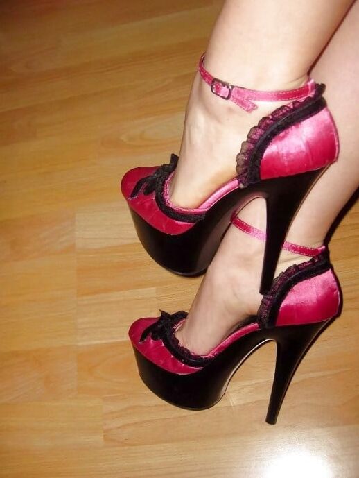 heels pieds