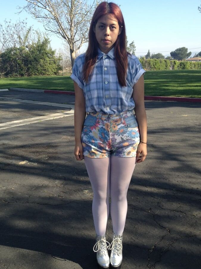 Asian Fashionista in Pantyhose