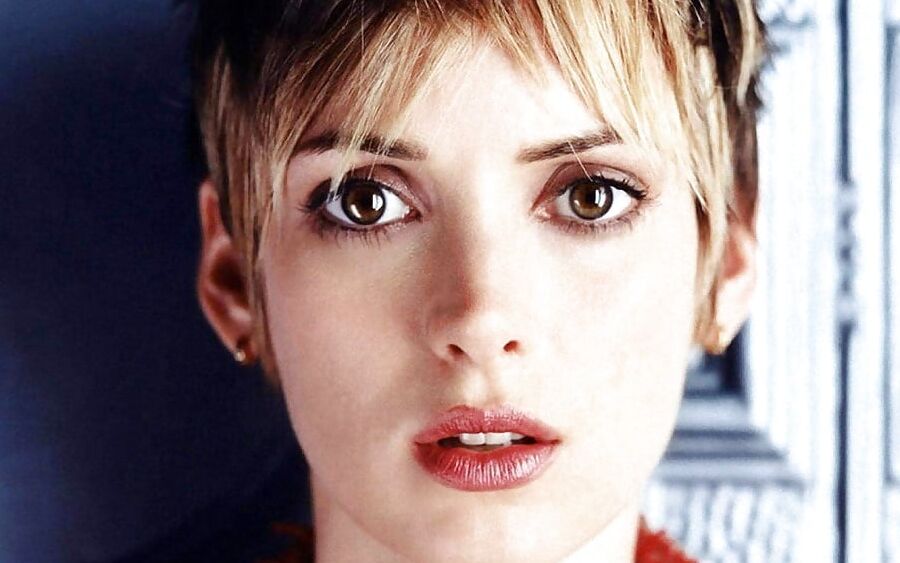 Winona Ryder Hot Pics