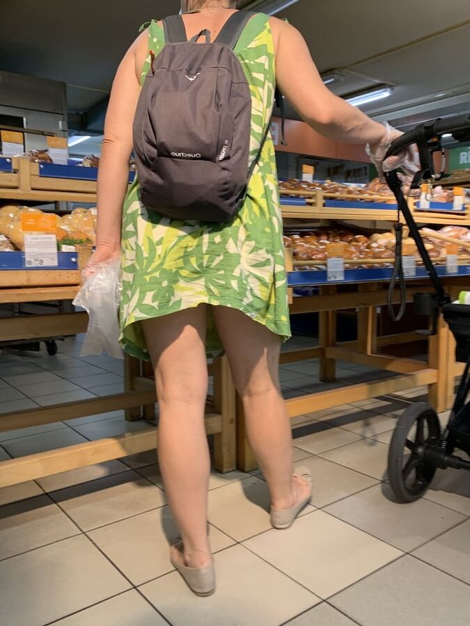 Mom upskirt