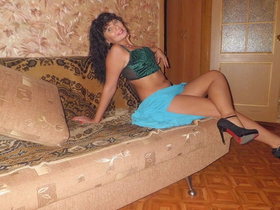 Vintage Russian amateur Ksenia in stockings &amp; bikini