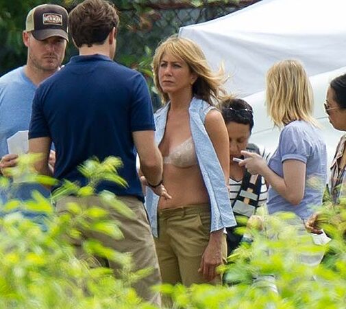 Jennifer Aniston&;s sexy and hot feet