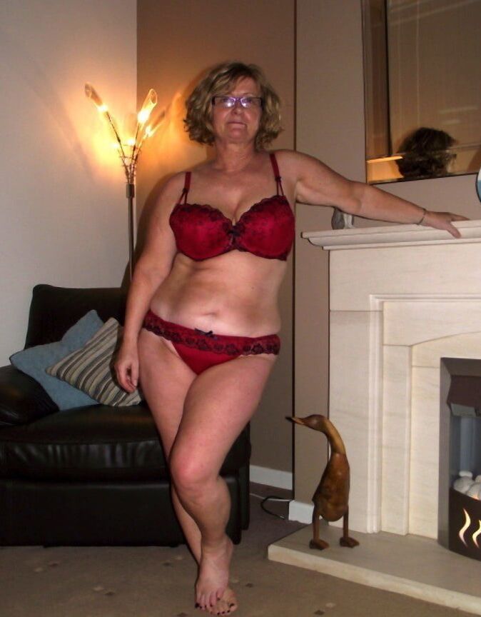 Mature wife Katy from Manchester UK