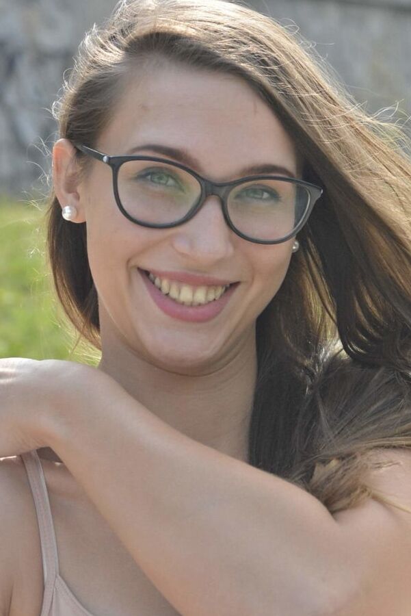 Femme a lunette