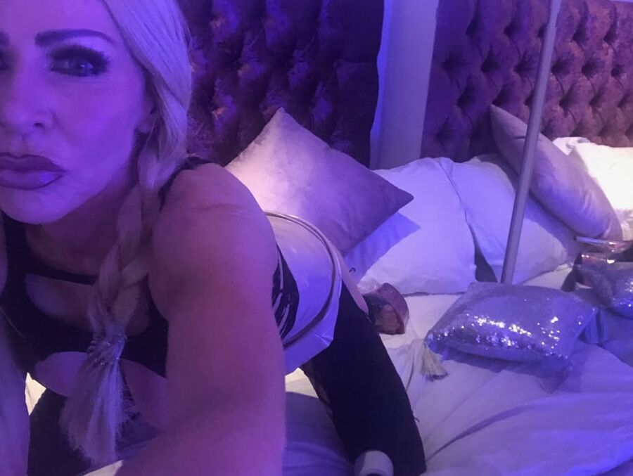Getting My Pussy Ready and Juiced Up For Video Calls