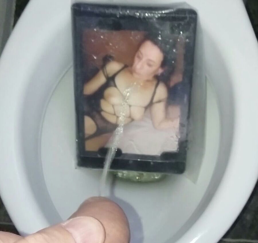 Martinaheela Piss Tribute photos