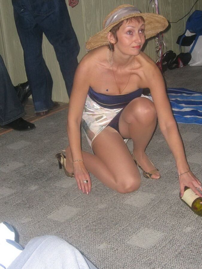 Nylon legs and feet