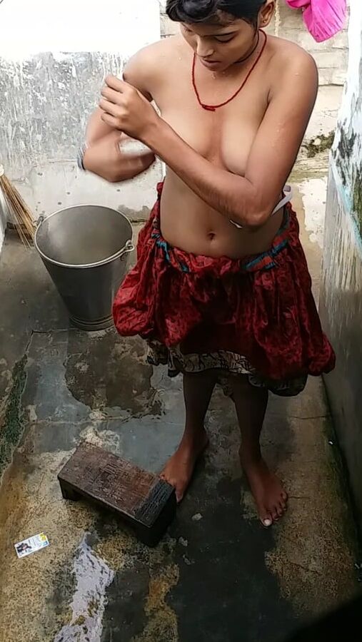 Saali ki sexy boobs aur gaand