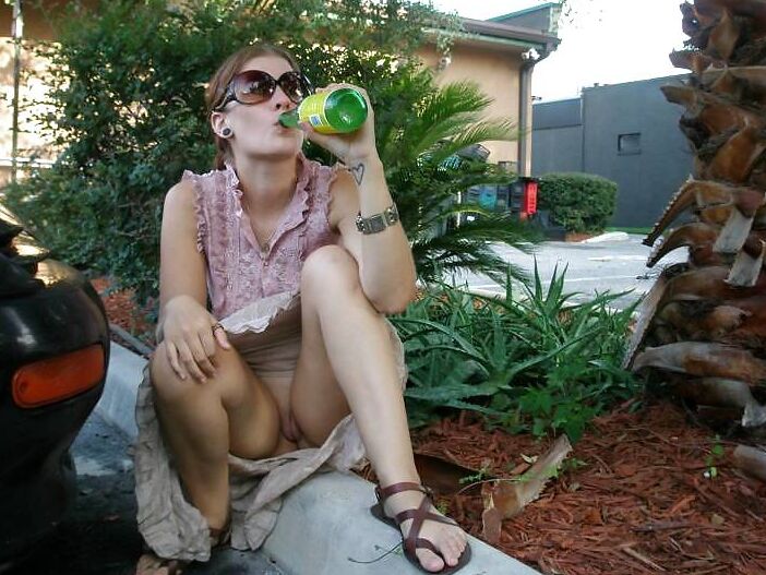 Upskirt no pants