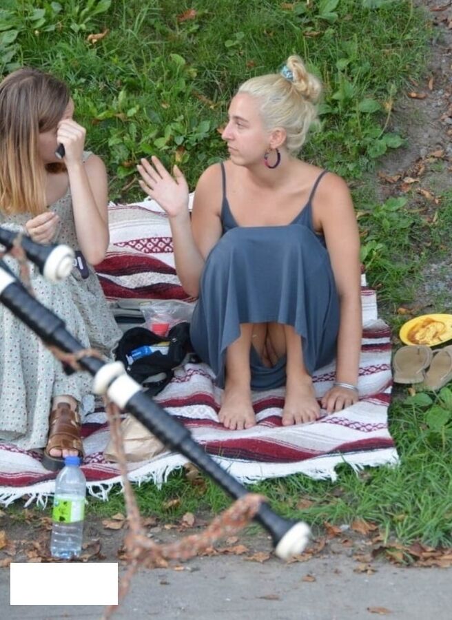 Upskirt pussy public no pantie