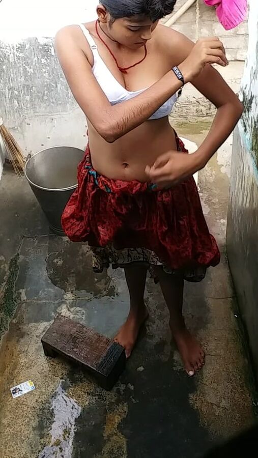 Saali ki sexy boobs aur gaand