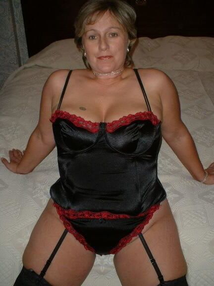 sexy matures in lingerie