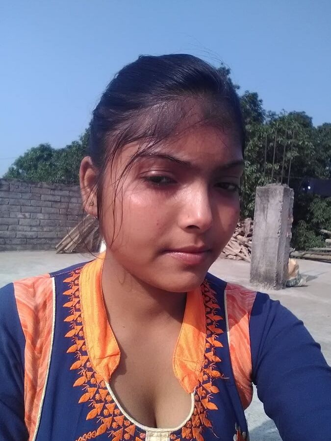 Saali ki sexy boobs aur gaand
