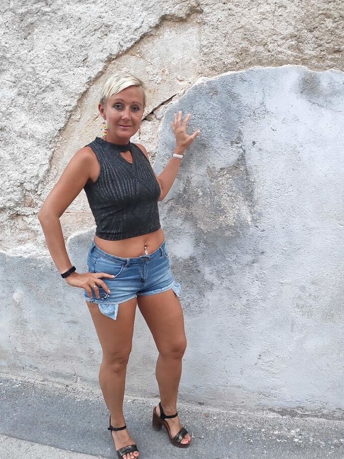 Blonde beatuy on holiday