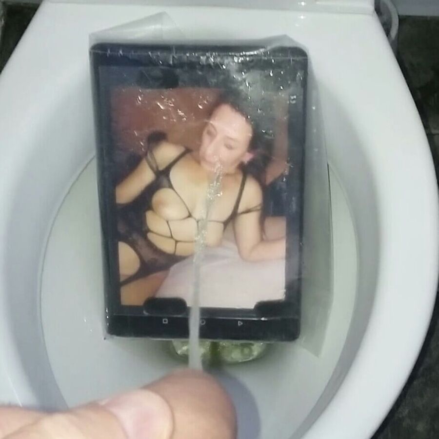 Martinaheela Piss Tribute photos
