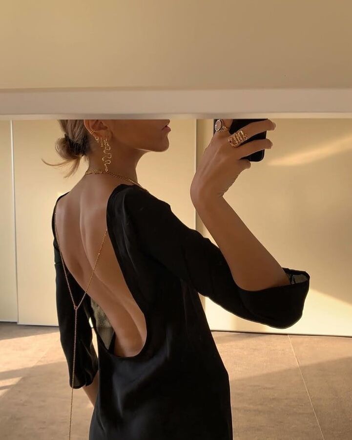 Backless Selfies