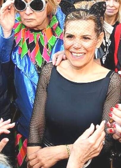 Laura Tenoudji hot