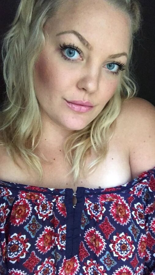 GORGEOUS Lips, Hips, Thighs, and Eyes -