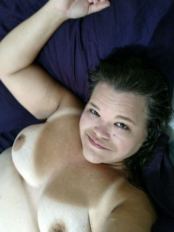 Fat sexy slut for exposure.