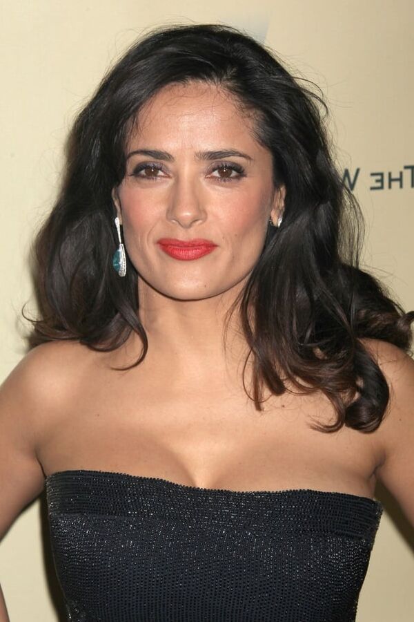 Sexy Salma&;s Hot Boobage