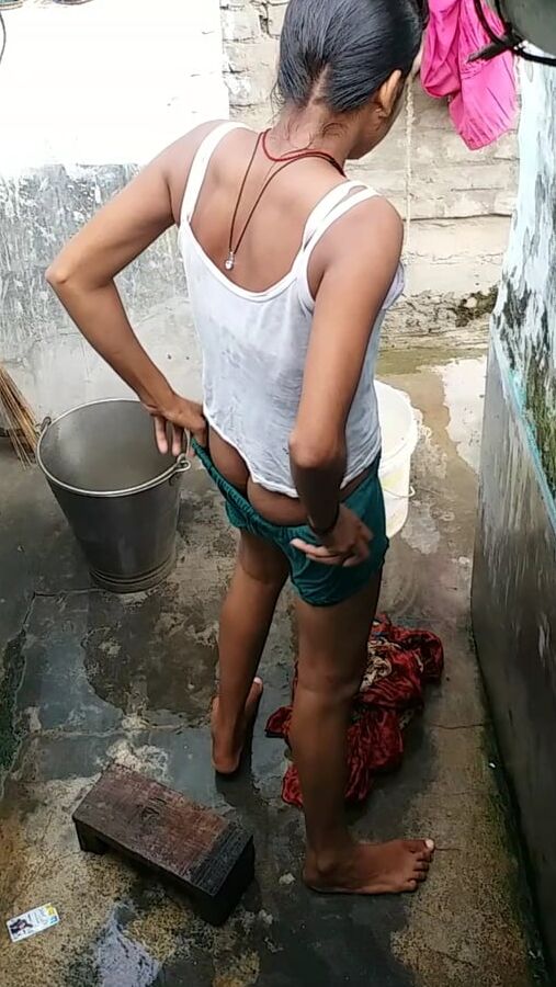 Saali ki sexy boobs aur gaand