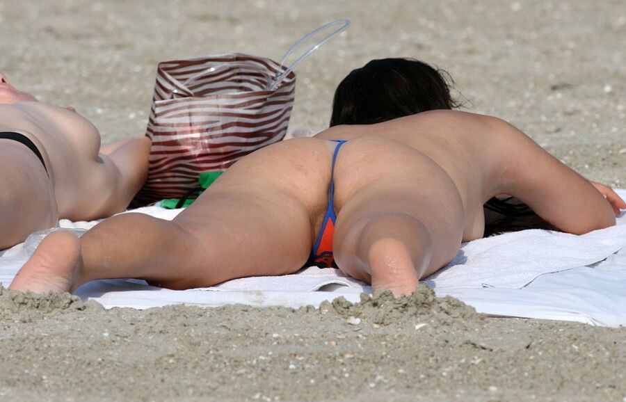 smokin beach babes